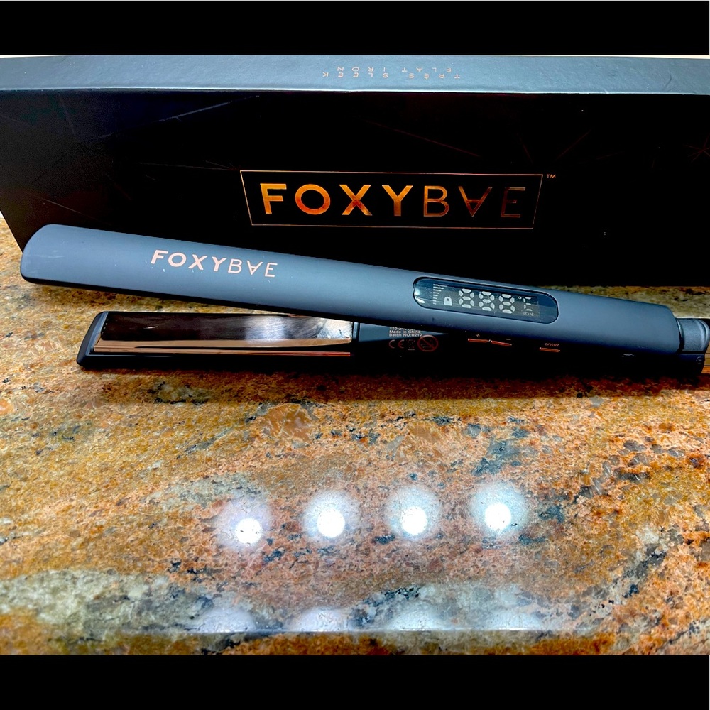 Foxybae hair straightener